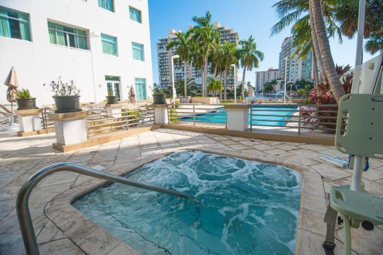 Waterview Condo- Spacious 2 Bedroom - Central - Steps To Beach 포트 로더데일 외부 사진